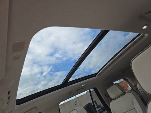 Used 2021 GMC Yukon Denali w/ Denali Premium Package image 31