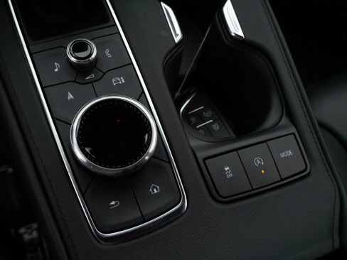 Used 2025 Cadillac XT4 Premium Luxury image 28