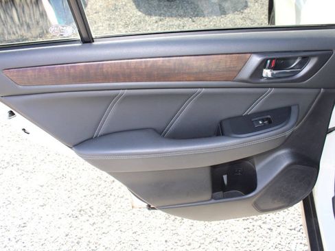 Used 2018 Subaru Outback 2.5i Limited AWD/4WD image 25