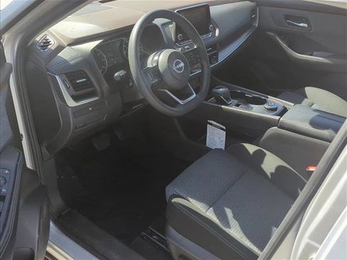 Used 2023 Nissan Rogue SV image 10