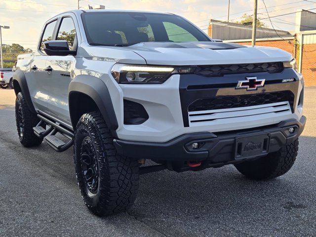 Used 2025 Chevrolet Colorado ZR2 w/ ZR2 Bison Edition AWD/4WD image 3