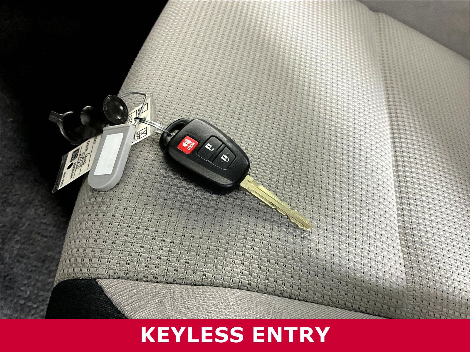 Used 2017 Toyota RAV4 XLE w/ All Weather Liner Package AWD/4WD image 32