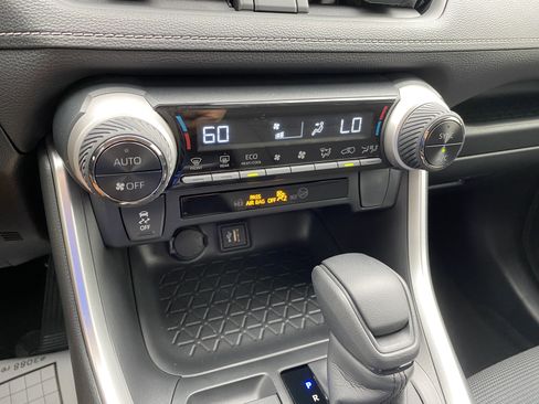 Used 2025 Toyota RAV4 LE image 27