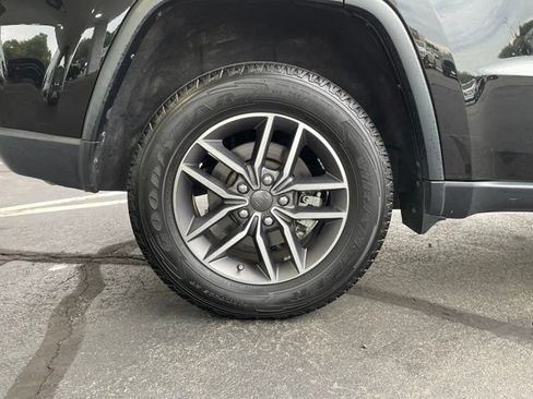 Used 2022 Jeep Grand Cherokee Limited AWD/4WD image 36