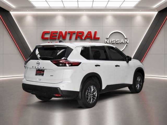 Used 2024 Nissan Rogue S AWD/4WD image 4
