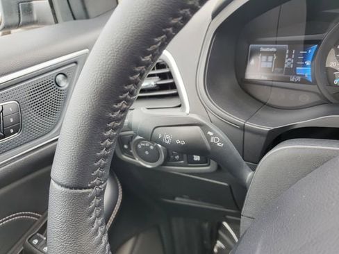 Used 2024 Ford Edge Titanium image 16