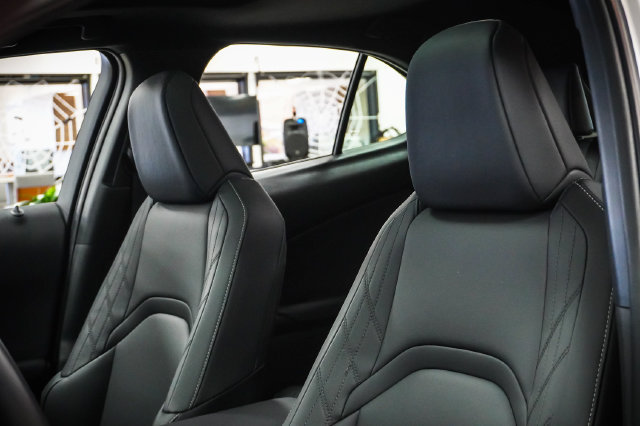 Certified 2025 Lexus UX 300h FWD w/ Accessory Package (Z2) image 9