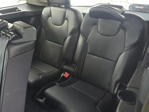 Used 2022 Volvo XC90 T5 Momentum w/ Protection Package Premier image 11