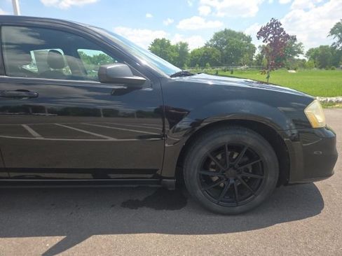 Used 2013 Dodge Avenger SE FWD image 4