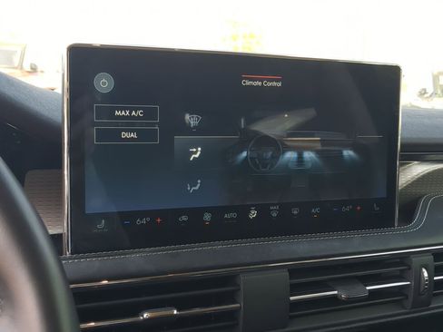 Used 2024 Lincoln Corsair Reserve image 18