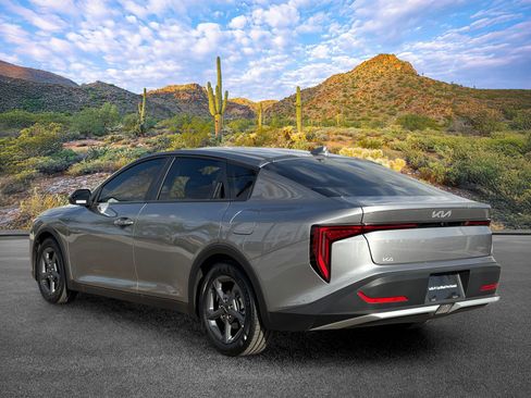 Certified 2025 Kia K4 FWD image 9