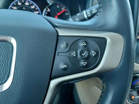 Used 2022 GMC Acadia Denali w/ Denali Ultimate Package AWD/4WD image 25