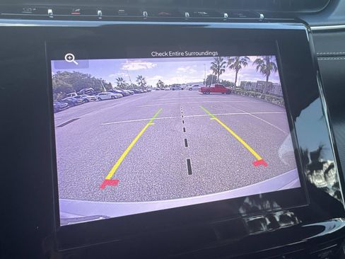 Used 2023 Jeep Grand Cherokee Laredo image 21