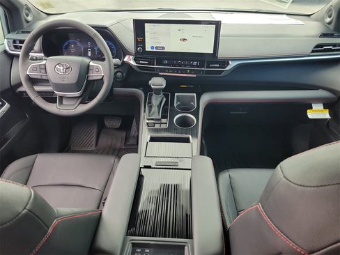 New 2026 Toyota Sienna XSE image 13