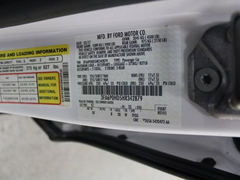 Used 2017 Ford Fusion SE image 37