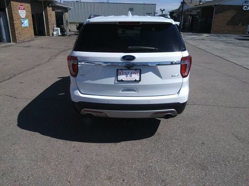 Used 2016 Ford Explorer XLT w/ Equipment Group 202A image 8