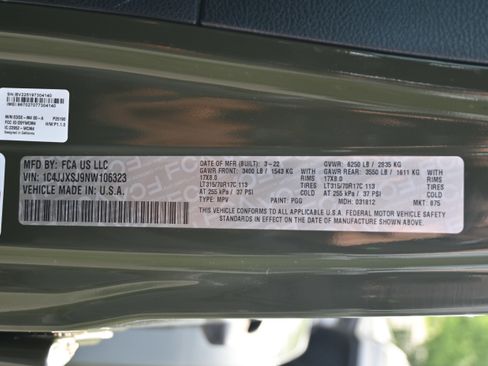 Used 2022 Jeep Wrangler Unlimited Rubicon w/ Xtreme Recon 35" Tire Package AWD/4WD image 17