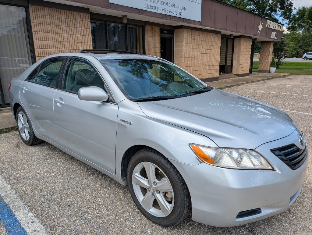 Used 2008 Toyota Camry Hybrid w/ Upgrade Pkg w/ Navigation FWD image 2