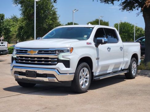 Used 2025 Chevrolet Silverado 1500 LTZ AWD/4WD image 3
