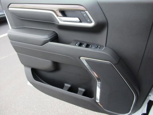 Certified 2025 Chevrolet Silverado 1500 LT image 30