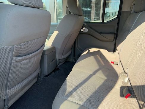 Used 2016 Nissan Frontier SV AWD/4WD image 6