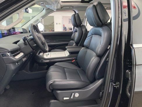 New 2025 Lincoln Navigator L Reserve image 19