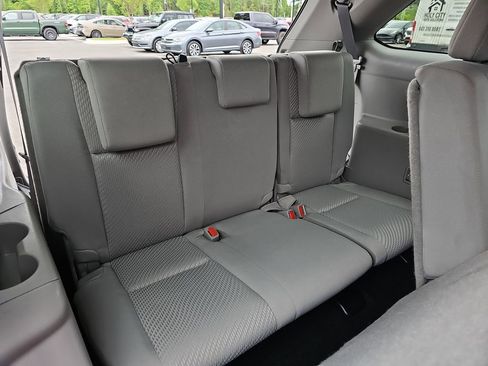 Used 2019 Toyota Highlander LE FWD image 15