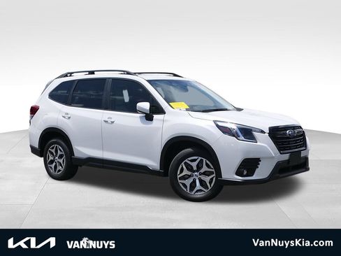 Used 2024 Subaru Forester Premium AWD/4WD image 1