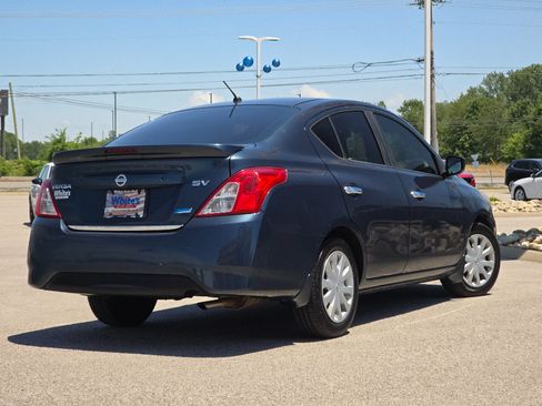 Used 2015 Nissan Versa SV FWD image 8