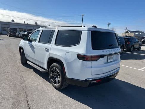 Used 2024 Jeep Wagoneer Series II image 15