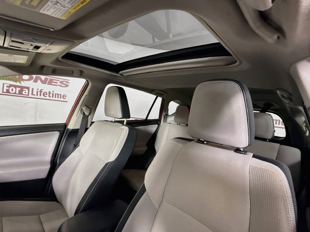 Used 2017 Toyota RAV4 XLE FWD image 10
