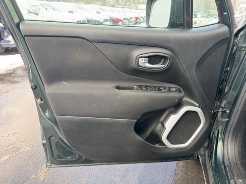 Used 2021 Jeep Renegade Sport image 25