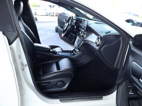 Used 2016 Mercedes-Benz CLA 250 image 36