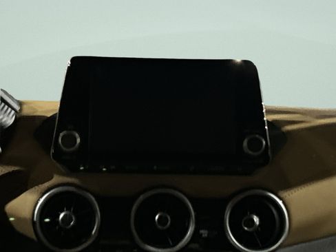 Used 2025 Nissan Sentra SV w/ SV Premium Package image 19