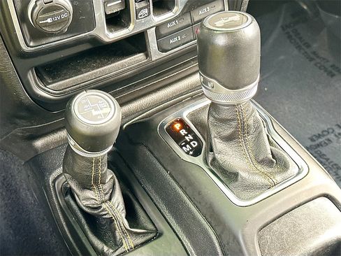 Used 2021 Jeep Wrangler Unlimited Sahara image 17