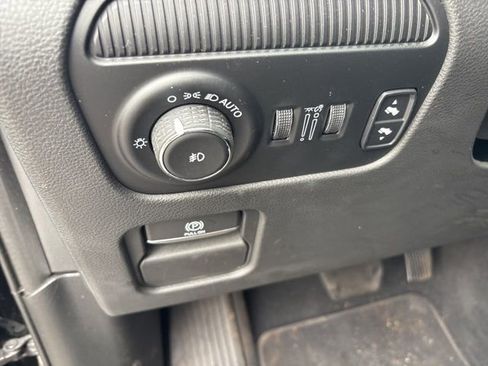 Used 2022 Jeep Wagoneer Series I w/ Premium Group I image 38