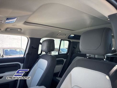 Used 2024 Land Rover Defender 110 X-Dynamic SE image 16