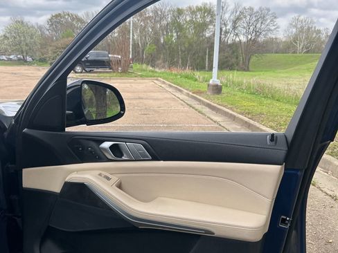 Used 2021 BMW X7 xDrive40i w/ Premium Package 2 image 19