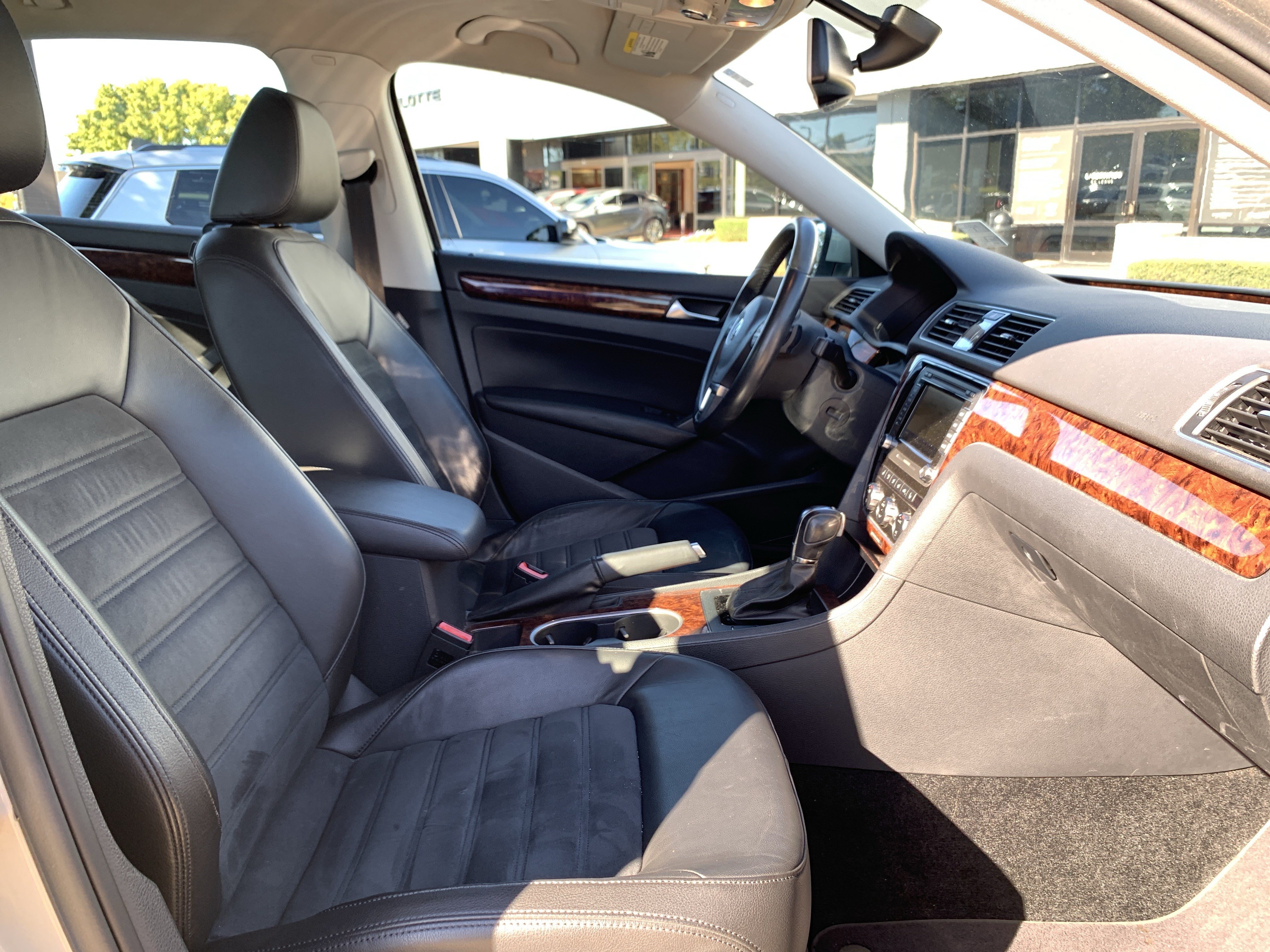Used 2013 Volkswagen Passat 3.6 SEL Premium FWD image 35
