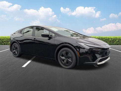 New 2026 Toyota Prius Plug-In Hybrid image 3