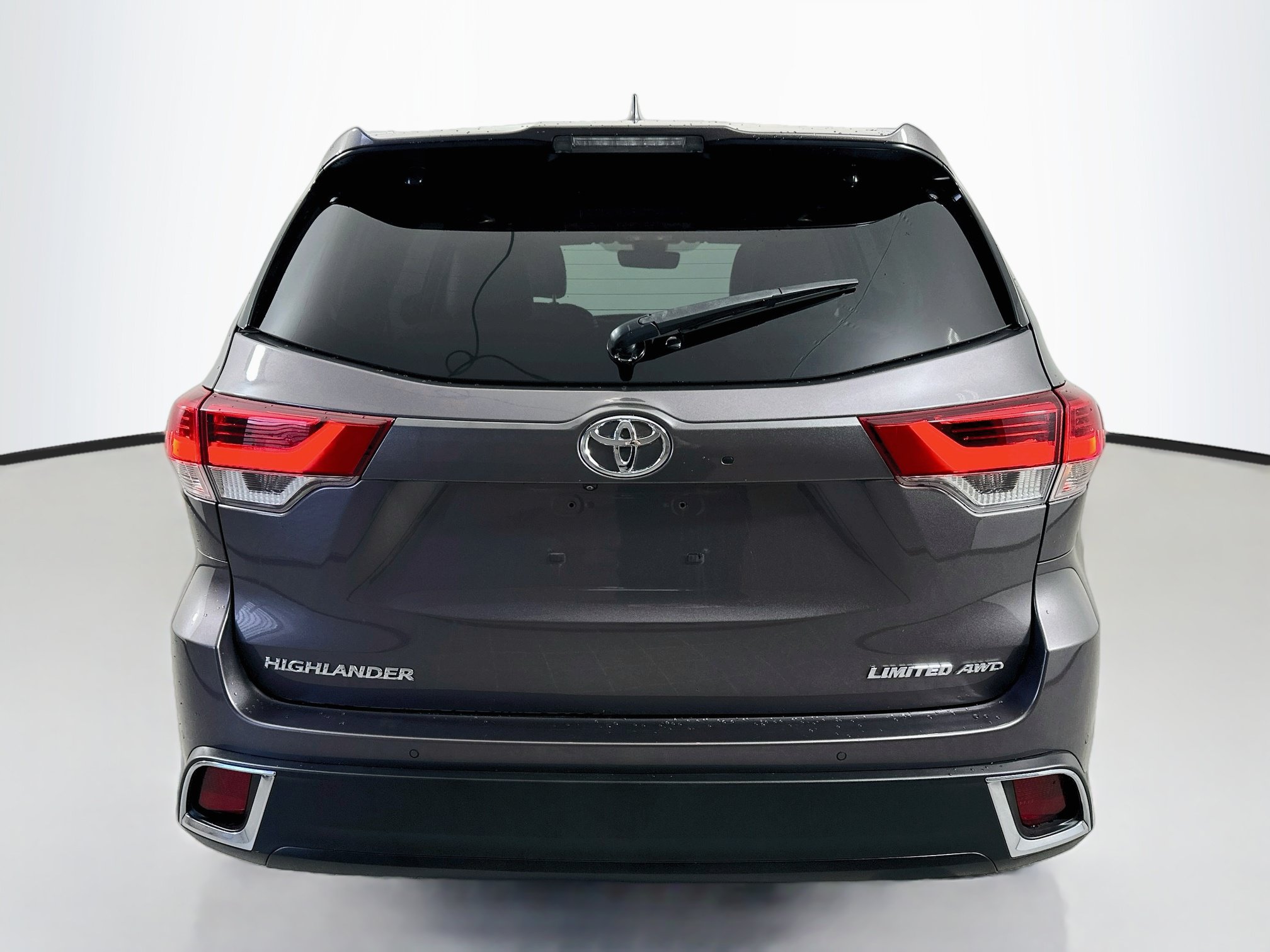 Used 2019 Toyota Highlander Limited w/ Carpet Mat Package (TMS) AWD/4WD image 6