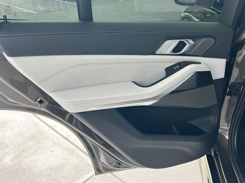 New 2026 BMW X5 sDrive40i image 19