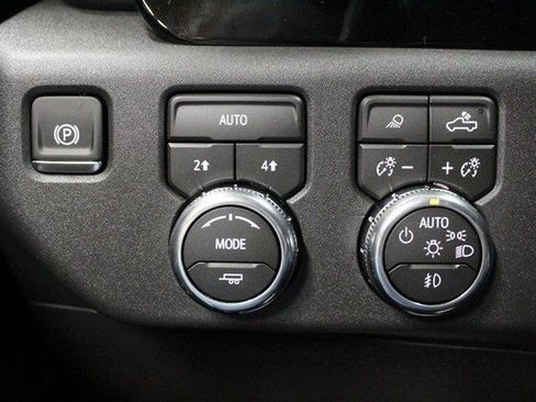 New 2026 GMC Sierra 1500 SLT w/ SLT Premium Package AWD/4WD image 22