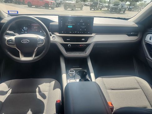 Used 2025 Ford Explorer Active image 5