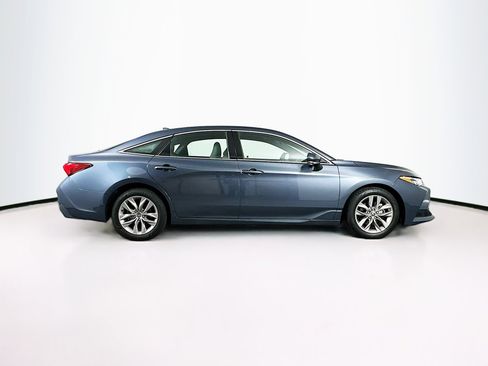 Used 2021 Toyota Avalon XLE image 10