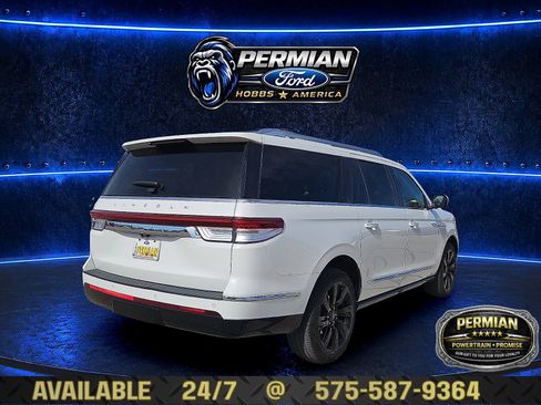 Used 2023 Lincoln Navigator L Reserve AWD/4WD image 4