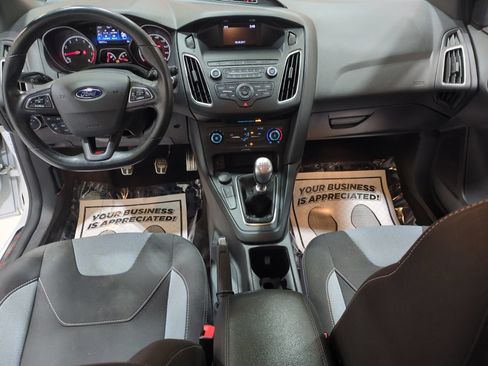 Used 2018 Ford Focus ST FWD image 15