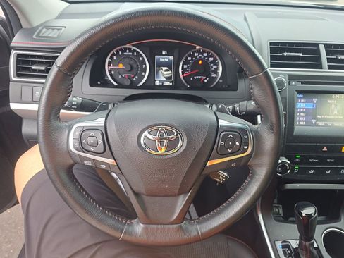 Used 2017 Toyota Camry SE FWD image 8