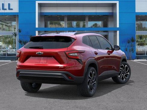 Used 2026 Chevrolet Trax RS FWD image 4