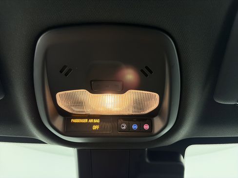 Certified 2025 Buick Envista Preferred FWD image 29